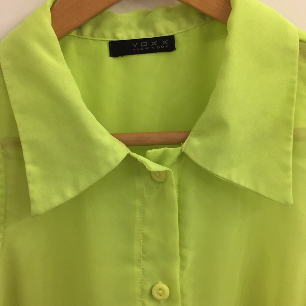 Sleeveless shirt